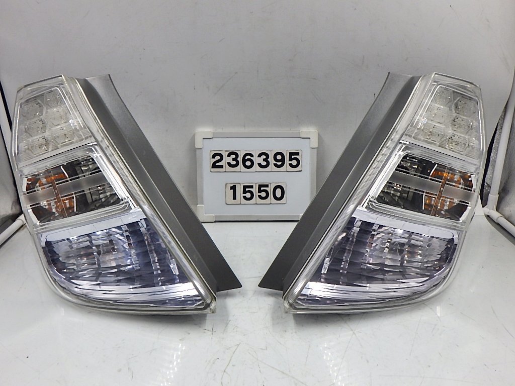 ☆フィットハイブリッド GP1☆ テールランプ 左右セット 33500-TF0-J71