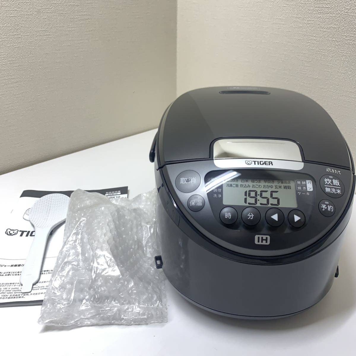 展示品 炊飯器 炊きたて ブラック JPW-BK10-K 5.5合 ／IH タイガー IH 