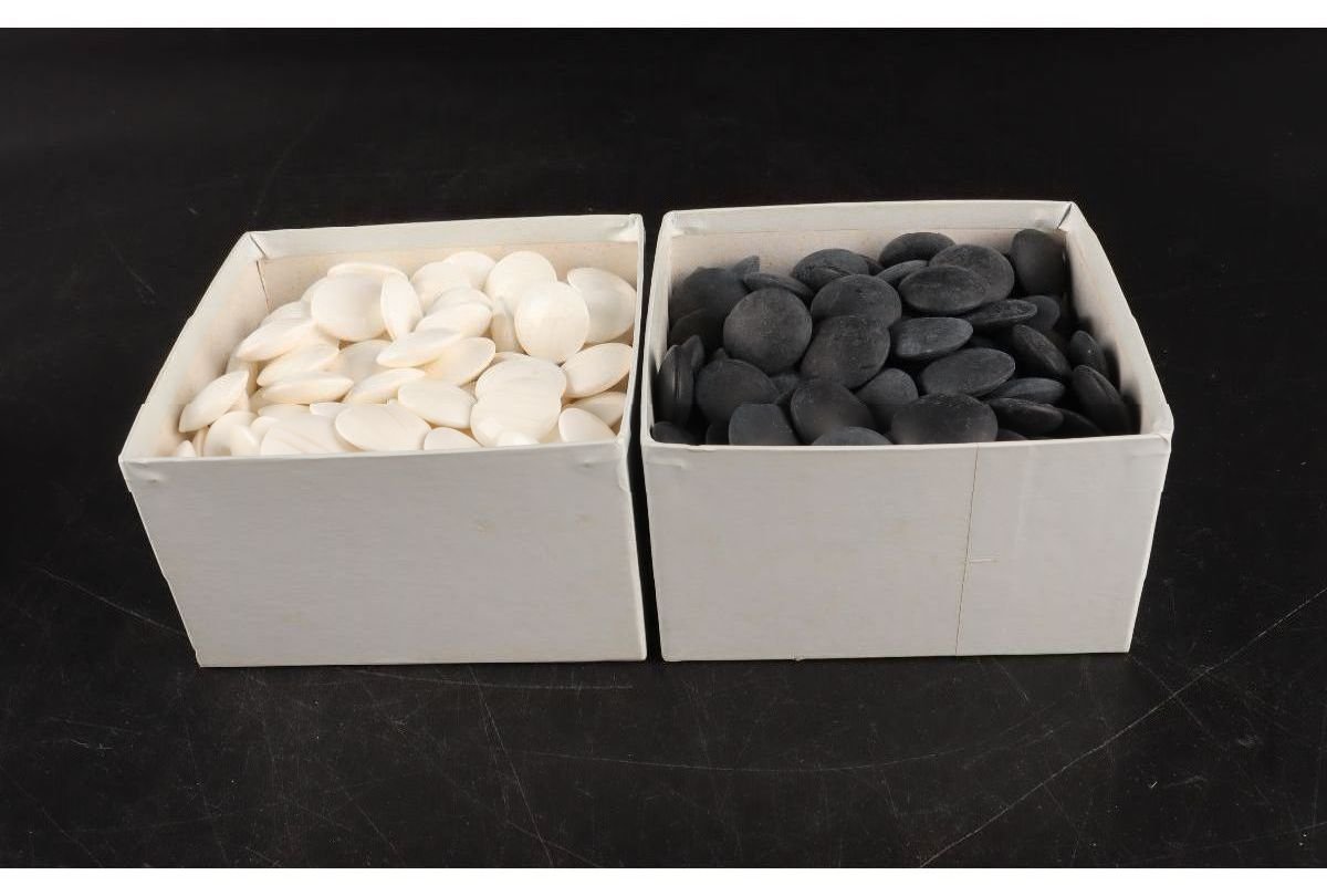 [URA]天然本蛤・那智黒石30号碁石13-10-51　(検索)骨董/スワブデ/囲碁/将棋/碁笥/娯楽/趣味/碁石/日向産/国産/雪印