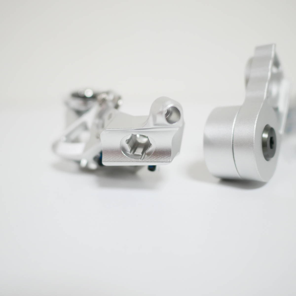 COSPAII オリジナル品　ブロンプトン用　外装 2－6速用　リアディレイラー　チェーンテンショナー　セット　シルバー