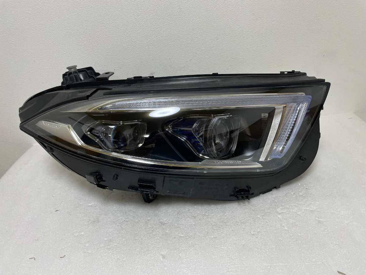 ☆ ベンツ CLSクラス W257 LED ヘッドライト 右 ☆31014 自動車