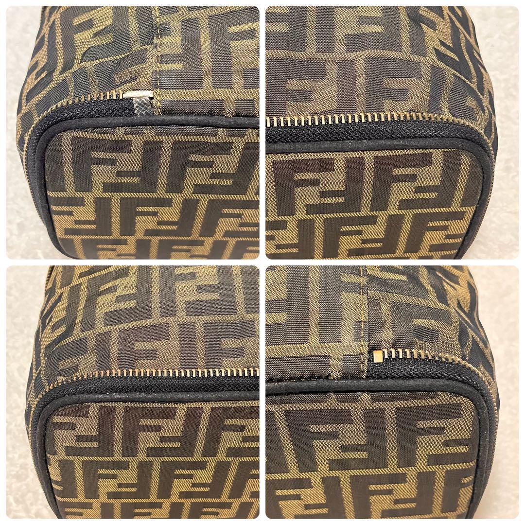 1円~ FENDI フェンディ バニティ ポーチ ハンドバッグ ズッカ柄 1円~ FENDI フェンディ バニティ ポーチ ハンドバッグ ズッカ柄