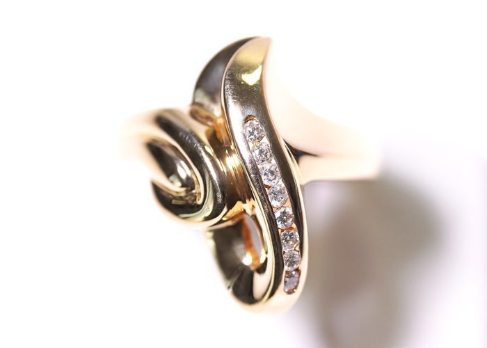 K18 ダイヤモンド0.13ct デザインリング 刻印あり Z-18☆K18 ダイヤモンド 0.13ct デザインリング 15号