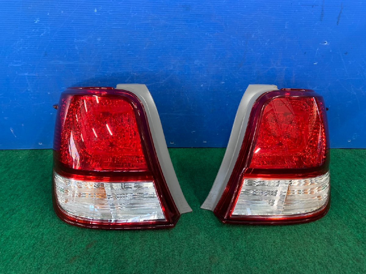 カローラアクシオ　NZE164 純正テールランプ左右セット　テールライト KOITO 12-583[Y/7037]