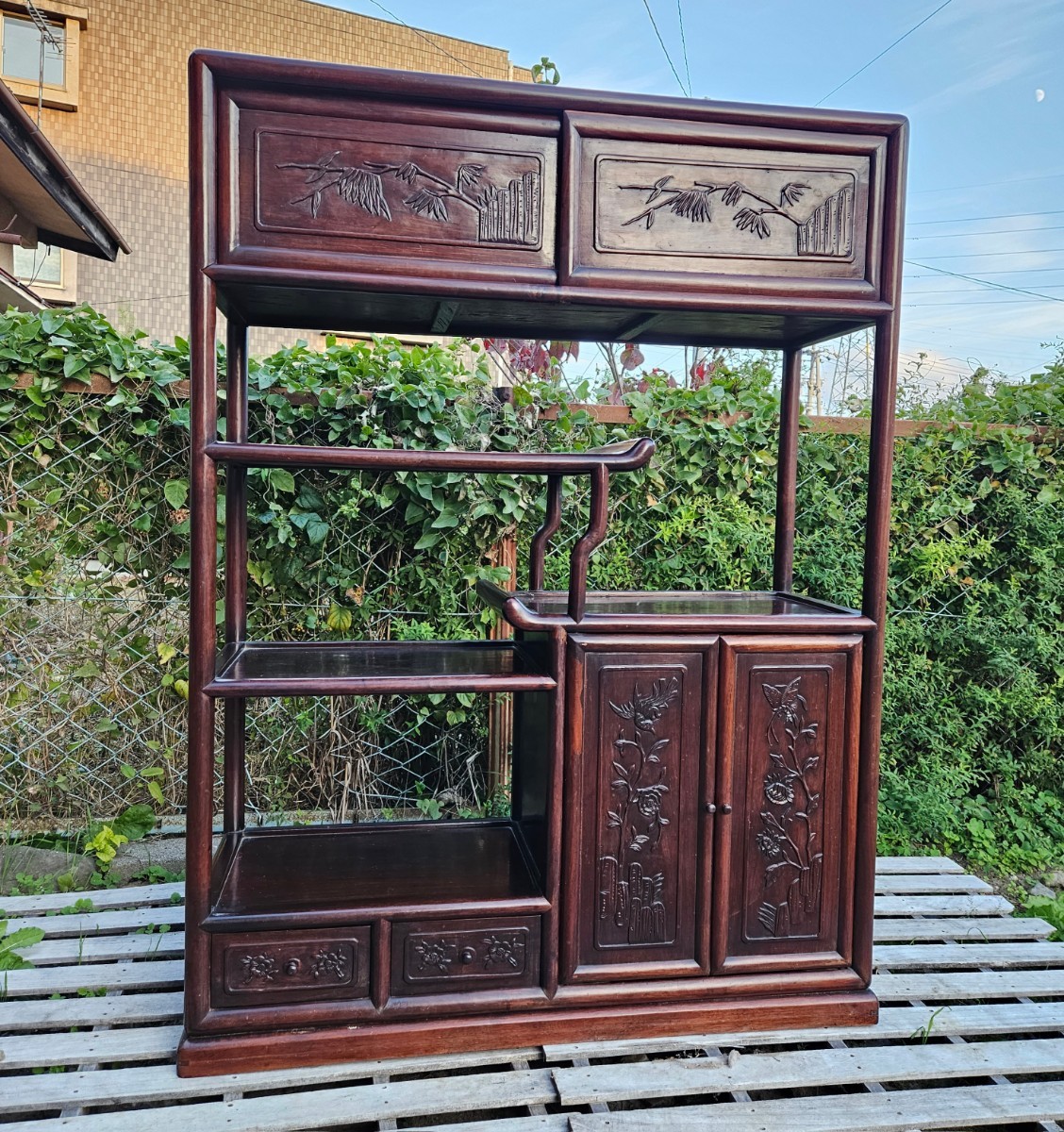 定番 唐木 紫檀 茶棚 飾り棚 違い棚 茶道具 木彫り 鳥 和家具 煎茶 家具 茶箪笥 レトロ ヴィンテージ(箪笥)｜売買されたオークション情報、yahooの商品情報をアーカイブ公開 - オークファン 箪笥