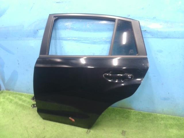 インプレッサ スポーツ GP3 左リアドア 32J 黒 パワーウィンドウ レギュレター作動テスト済 鈑金補修跡有 個人宅配送不可