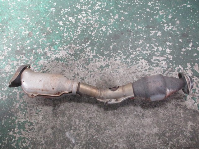 330970☆DBA-E11/ノート【日産 純正】触媒 コンバーター