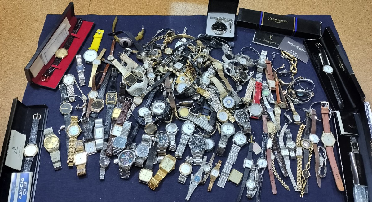 SEIKO、CITIZEN、イヴ・サンローランなどなど　時計ジャンクまとめ売り！ ジャンク SEIKO ・CITIZEN・イブサンローラン他 まとめ売り