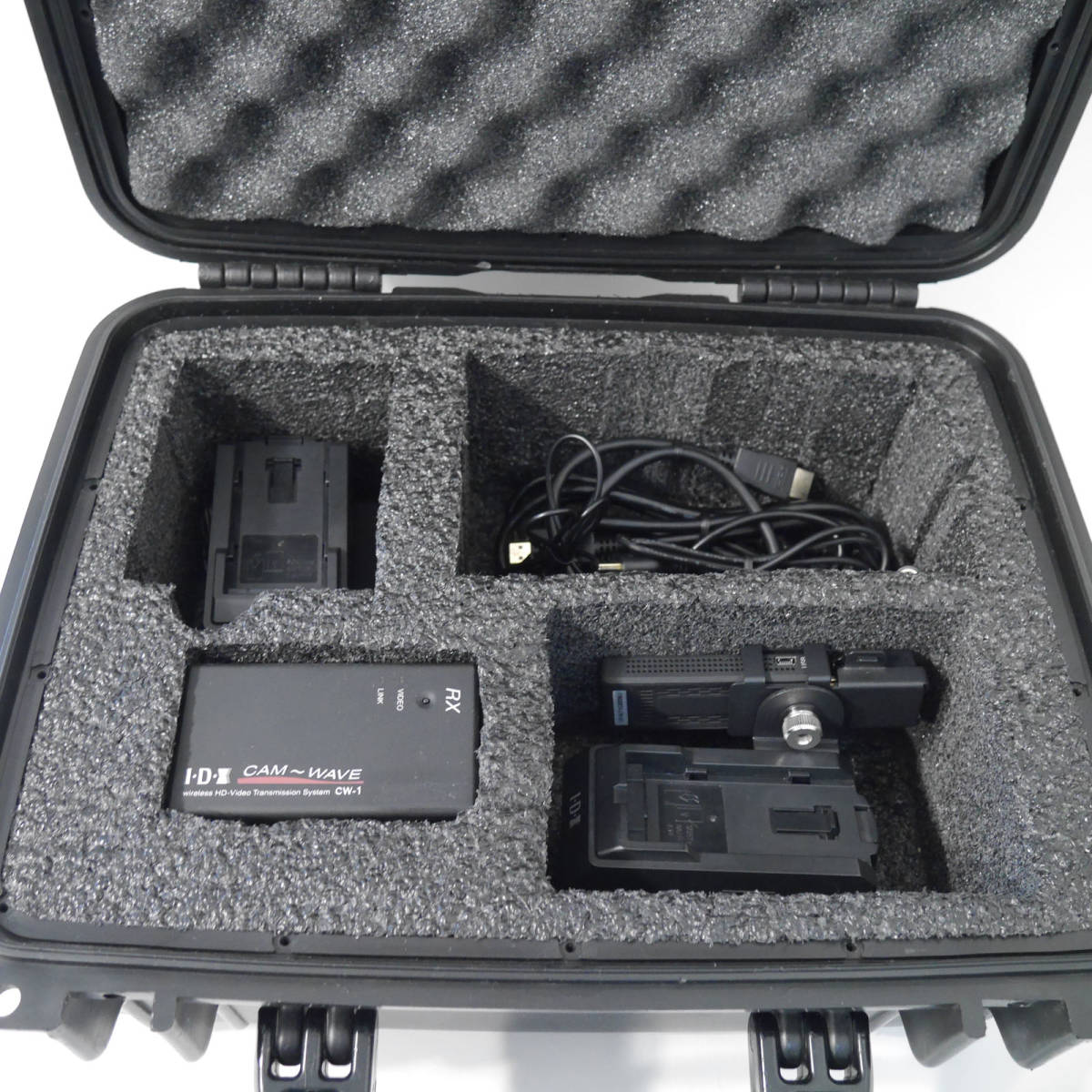 IDX I-D-X CW-1dx System HDMI: ワイヤレスHDビデオ伝送システム(受信機 IDX ワイヤレスHDビデオ伝送システム CW-1S ソニー Lバッテリー対応 無線送受信器 屋外使用可 HDMI(1080i/59.94等)対応 中古品 送料無料