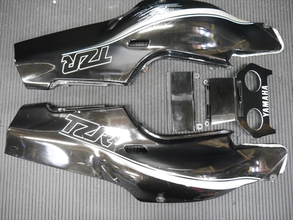 R53300 TZR250 3MA後方排気F3 SPスゴー仕様 純正 ブラック カラー テールカウル 左右ASSYセンター マフラーカウル付き TZ250 1KT 3XV RZ250