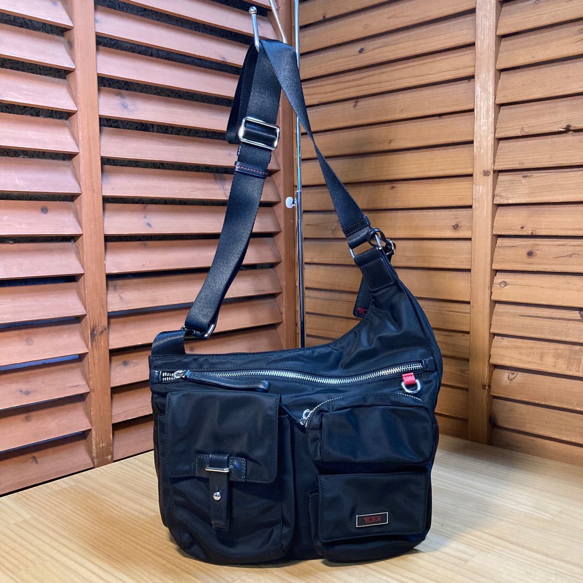 Y送料無料△724未使用に近い【TUMI トゥミ 】ショルダーバッグ 