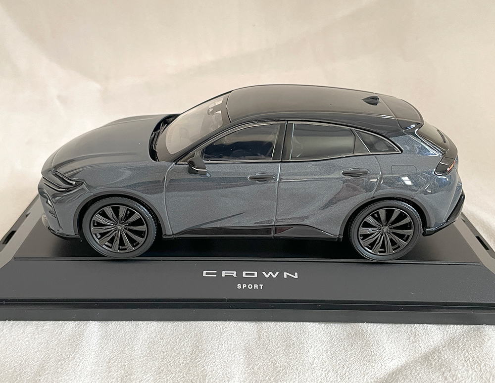 CROWN SPORT（新型クラウン スポーツ） ブラック×アッシュ サンプル