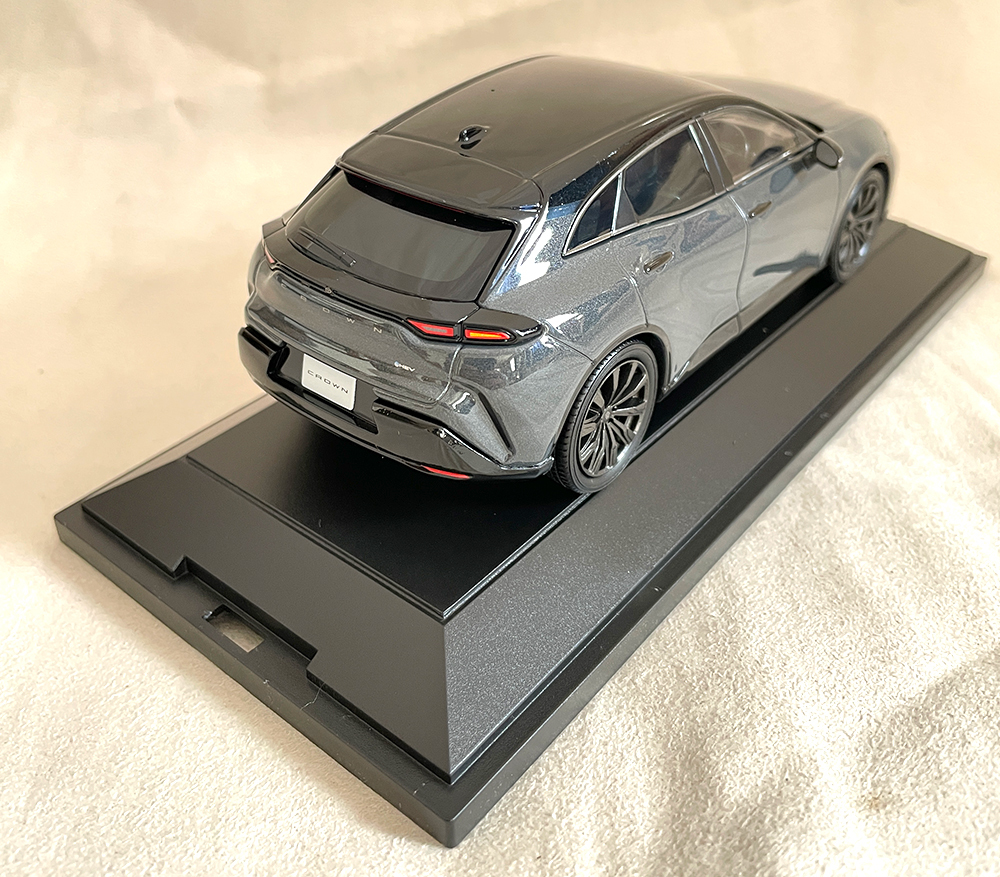 CROWN SPORT（新型クラウン スポーツ） ブラック×アッシュ サンプル
