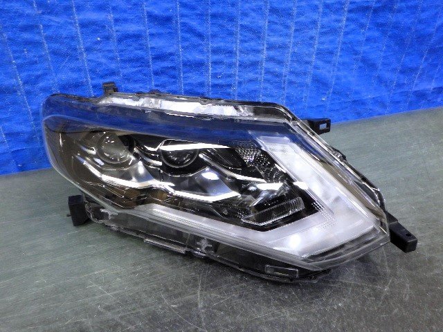 3162 エクストレイル T32 後期 右ライト LED 100-23746 W レンズ美品