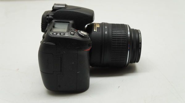 Nikon ニコン デジタル一眼レフカメラ D80 / レンズ AF-S DX 18-55mm 3.5-5.6G VR 000Z573