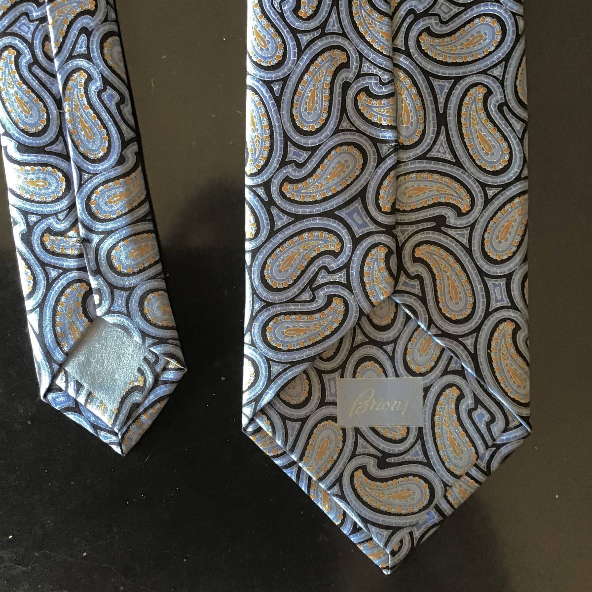 極美品✨️Brioni ブリオーニ ネクタイ シルバー ブルー ペイズリー 高級 極美品 Brioni ブリオーニ handmade in Italy ペイズリーネクタイ