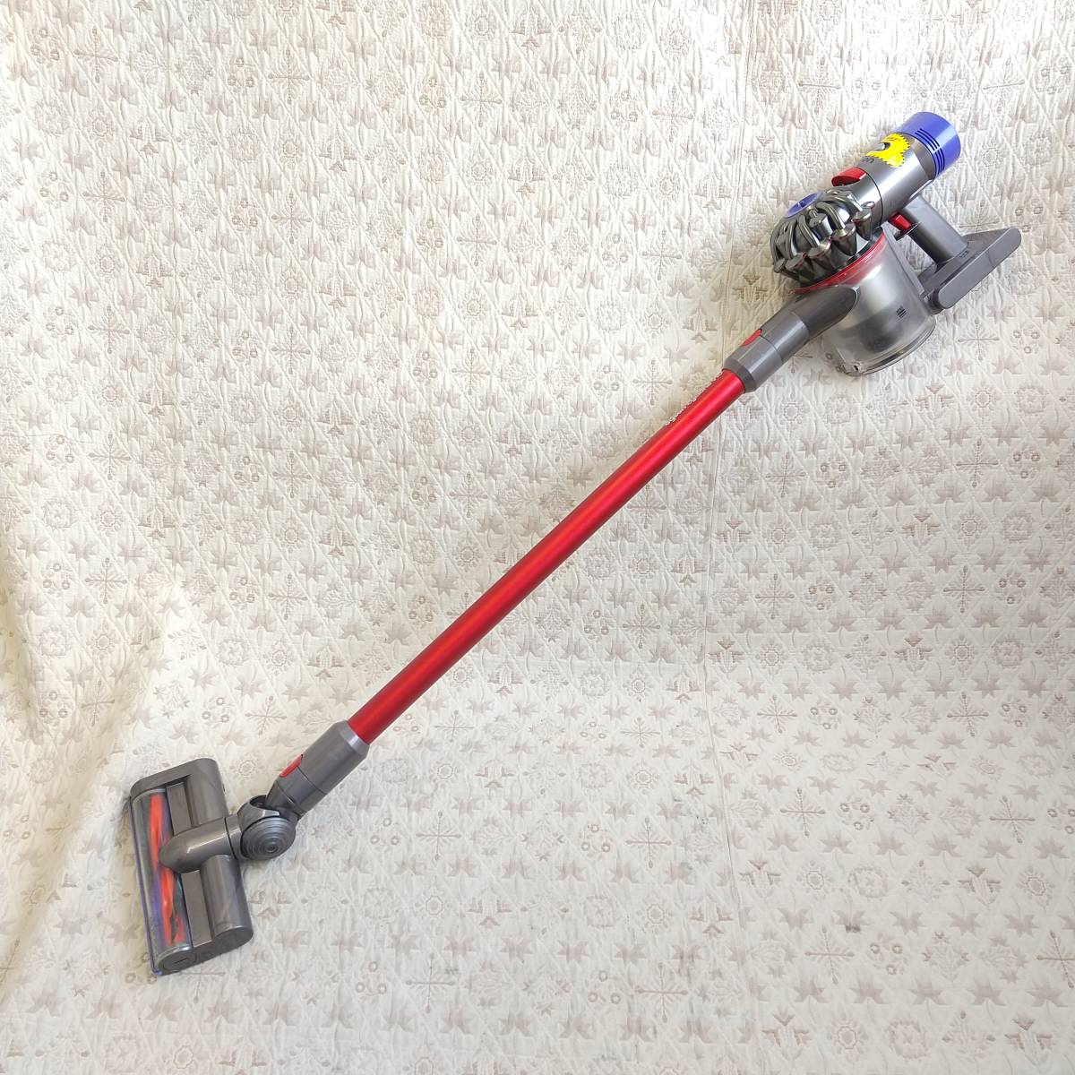 ダイソン SV10 Dyson 掃除機 コードレスクリーナー 中古 V8 dyson 