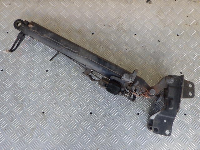 r5104-85 ★ 日産 UD トラックス クオン キャブチルトシリンダー H27年 QKG-CD5ZA 140-15