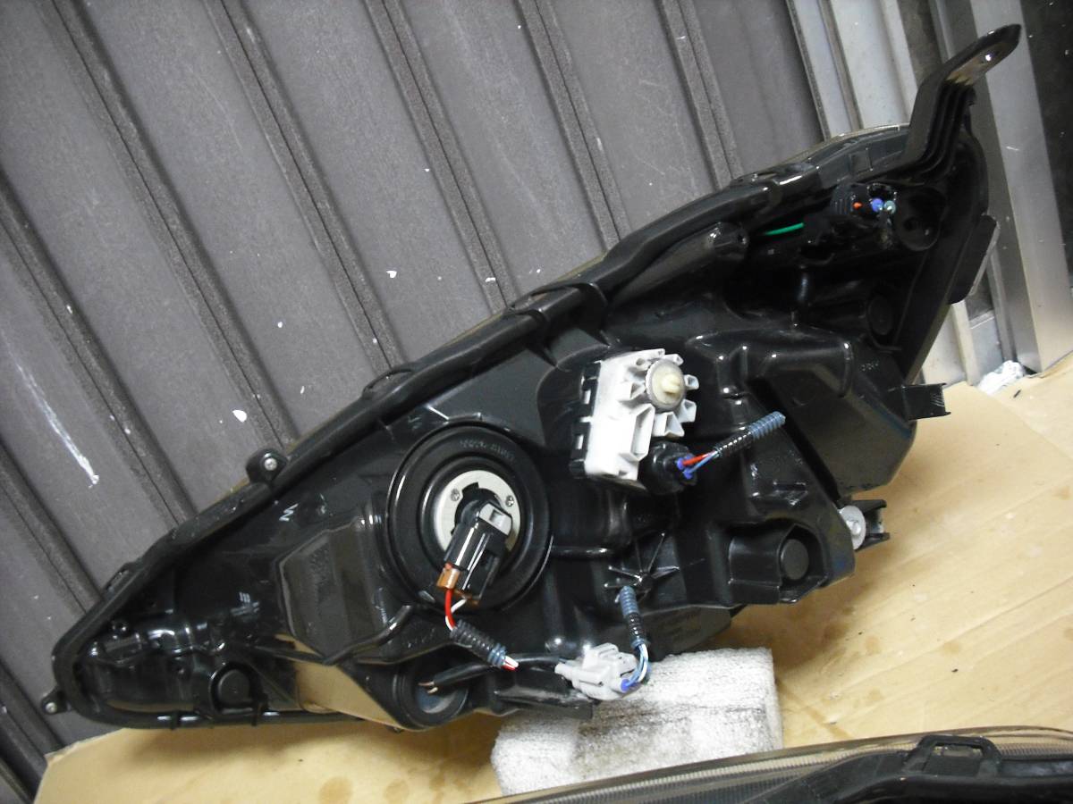 トヨタ純正 TOYOTA NHP10 中期 前期 10 アクア G'S 純正 LEDヘッド