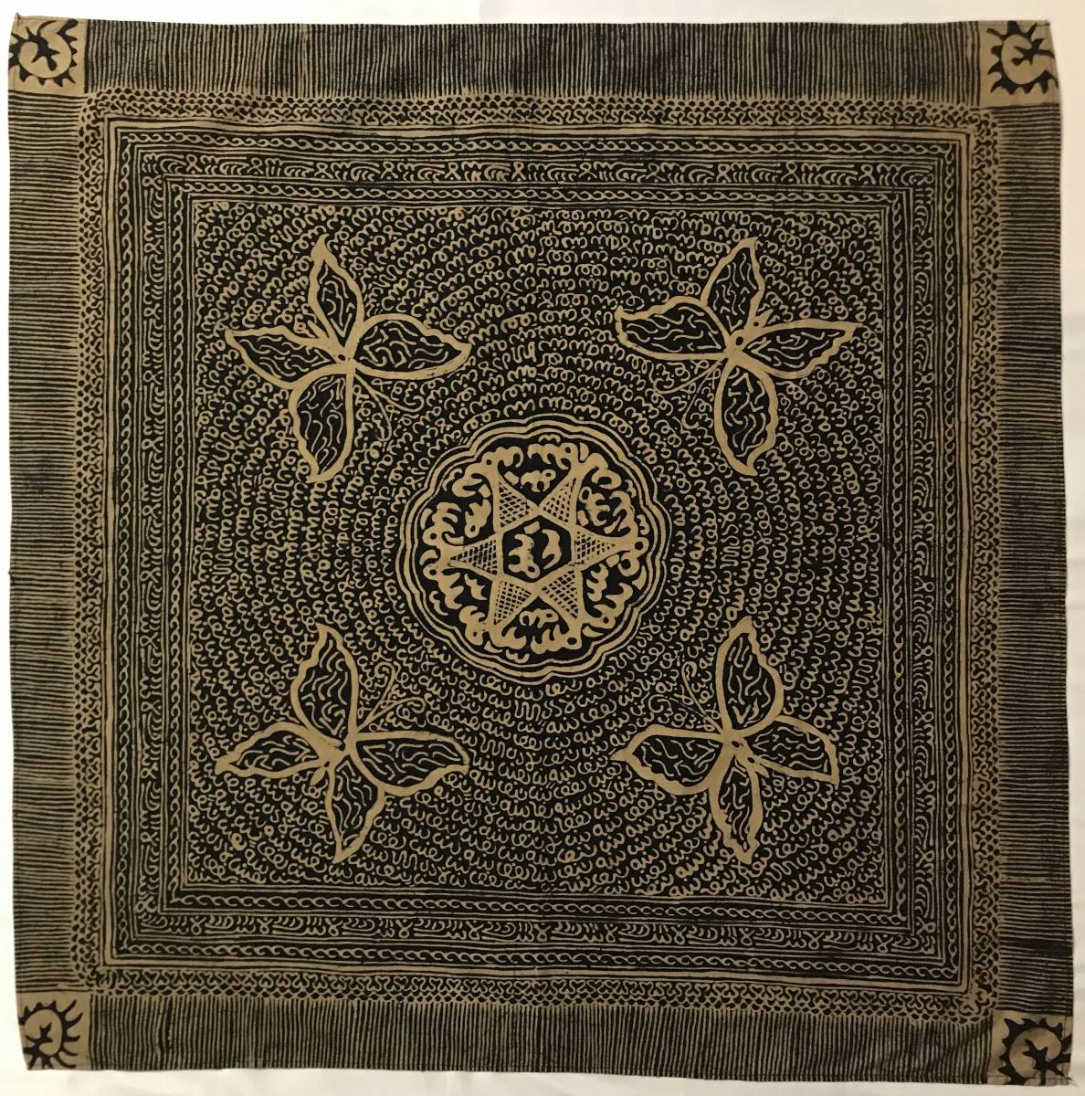 （貴重） ジャワ更紗　アラビア文字　頭巾　20世紀前半　インドネシア　手描き　検 バティック 古布 布 更紗 風呂敷 イカット インド更紗
