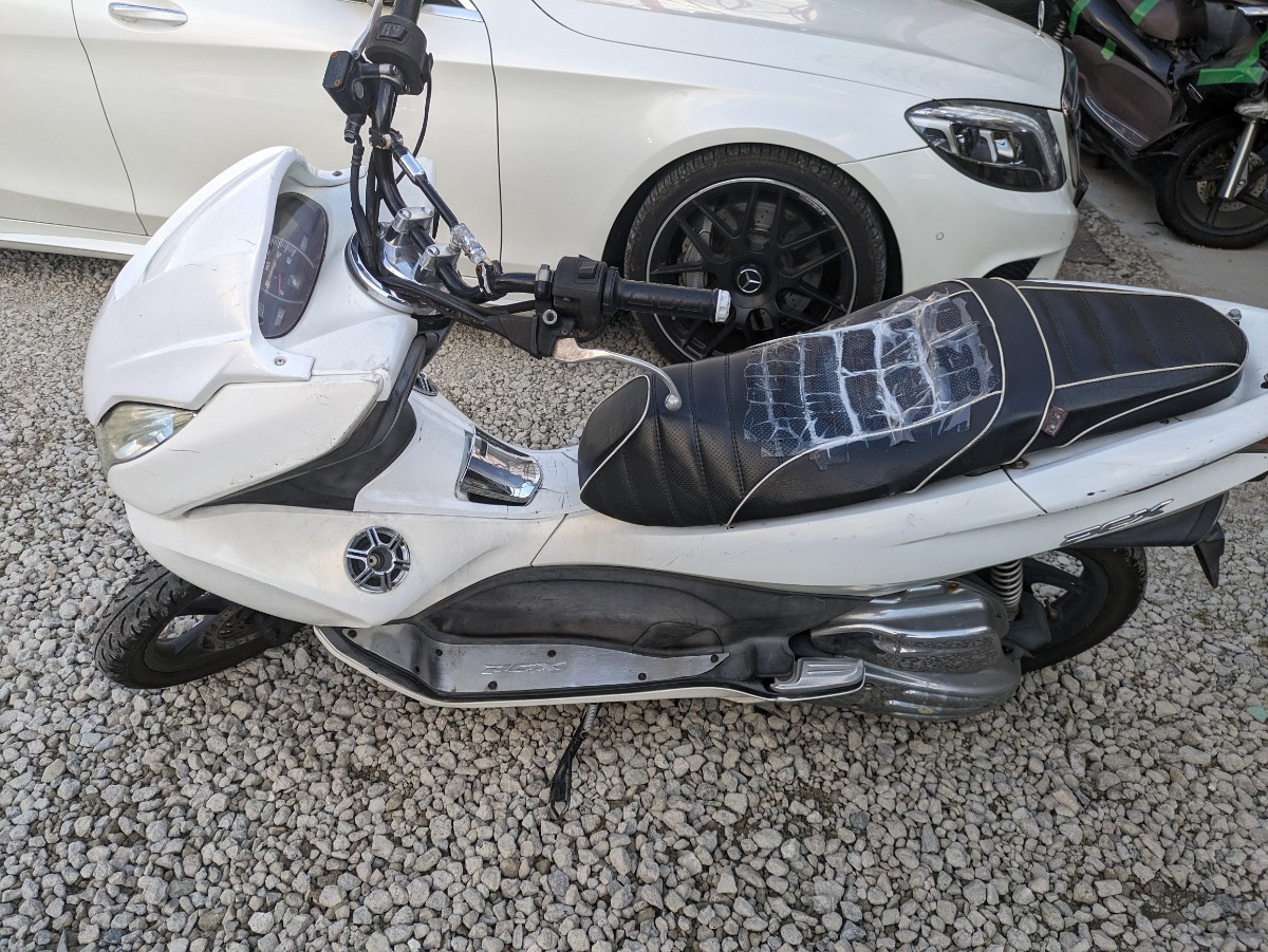 PCX125 jf28 書類あり カギ付き 過走行 ホンダ JF28の中古が安い！激安で