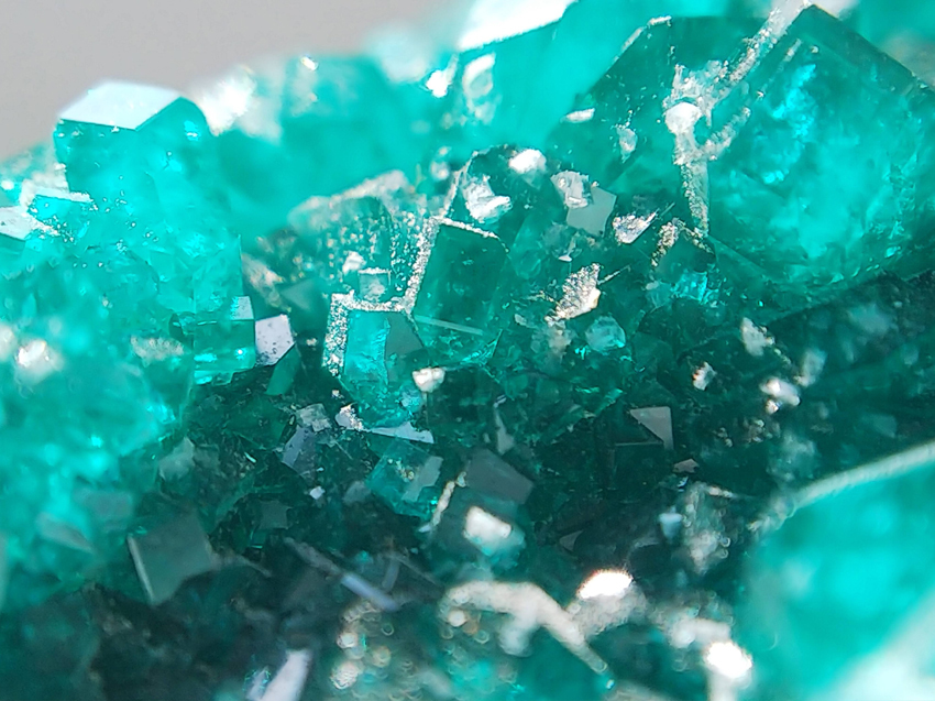 宝石質含む ダイオプテーズ＆カルサイト 翠銅鉱 方解石 結晶 原石 標本