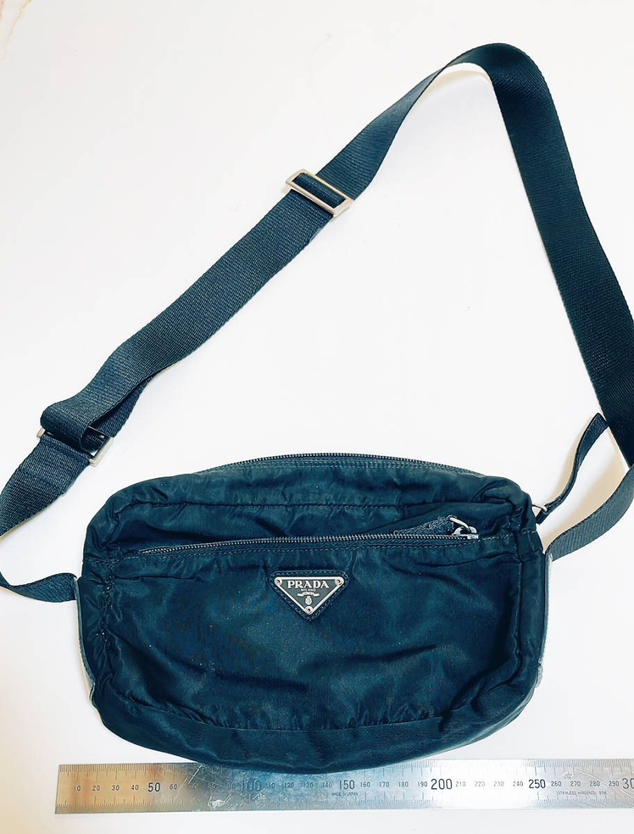 PRADA ナイロン　09