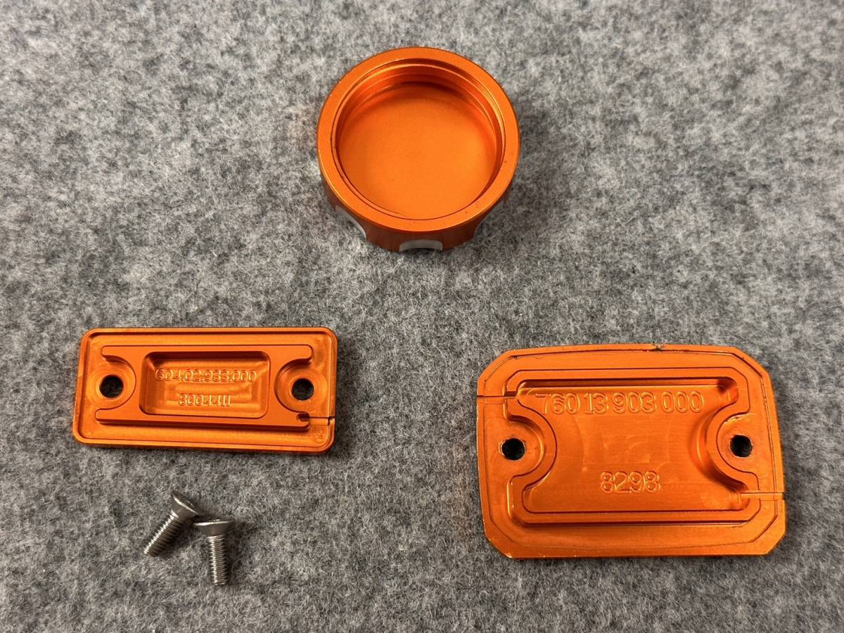 ◆A41 売切り! 美品 KTM 1050 1190 1290 アドベンチャー KTMパワーパーツ アルミ ブレーキフルード クラッチフルード キャップ 3点セット KTM 0 1 Budget Oriented adventureの中古品・新品