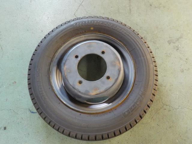 ボンゴから取り外し　12インチスチールホイール　1本　スタッドレス付　145/80R12 【個人宅宛発送不可】(2)