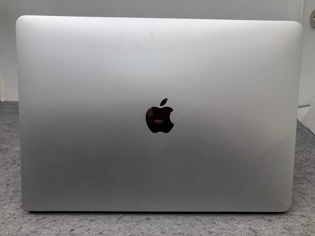 Apple】MacBook Pro 13inch 2017 Four Thunderbolt 3 ports A1706 