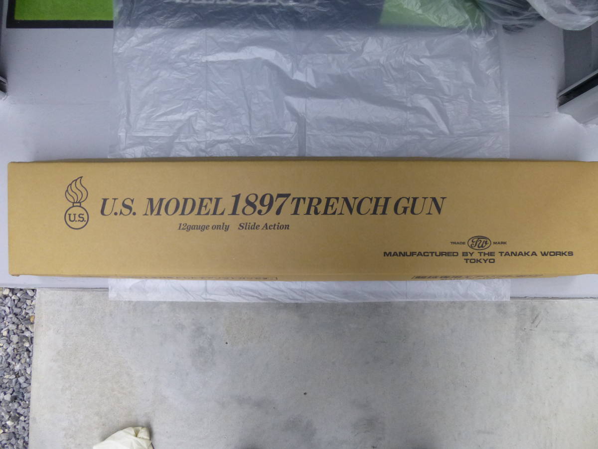 ショットガン　タナカ　ガスガン　M1897　シェル型　マガジン12個付き　銃身付け根と弾倉付け根ぐらつきあり