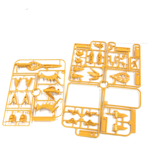 バンダイ ダンボール戦機 LBXシャドールシファー 059 プラモデル 未組立品 保存箱 説明書付き QG123-192 LBX シャドールシファー ダンボール戦機
