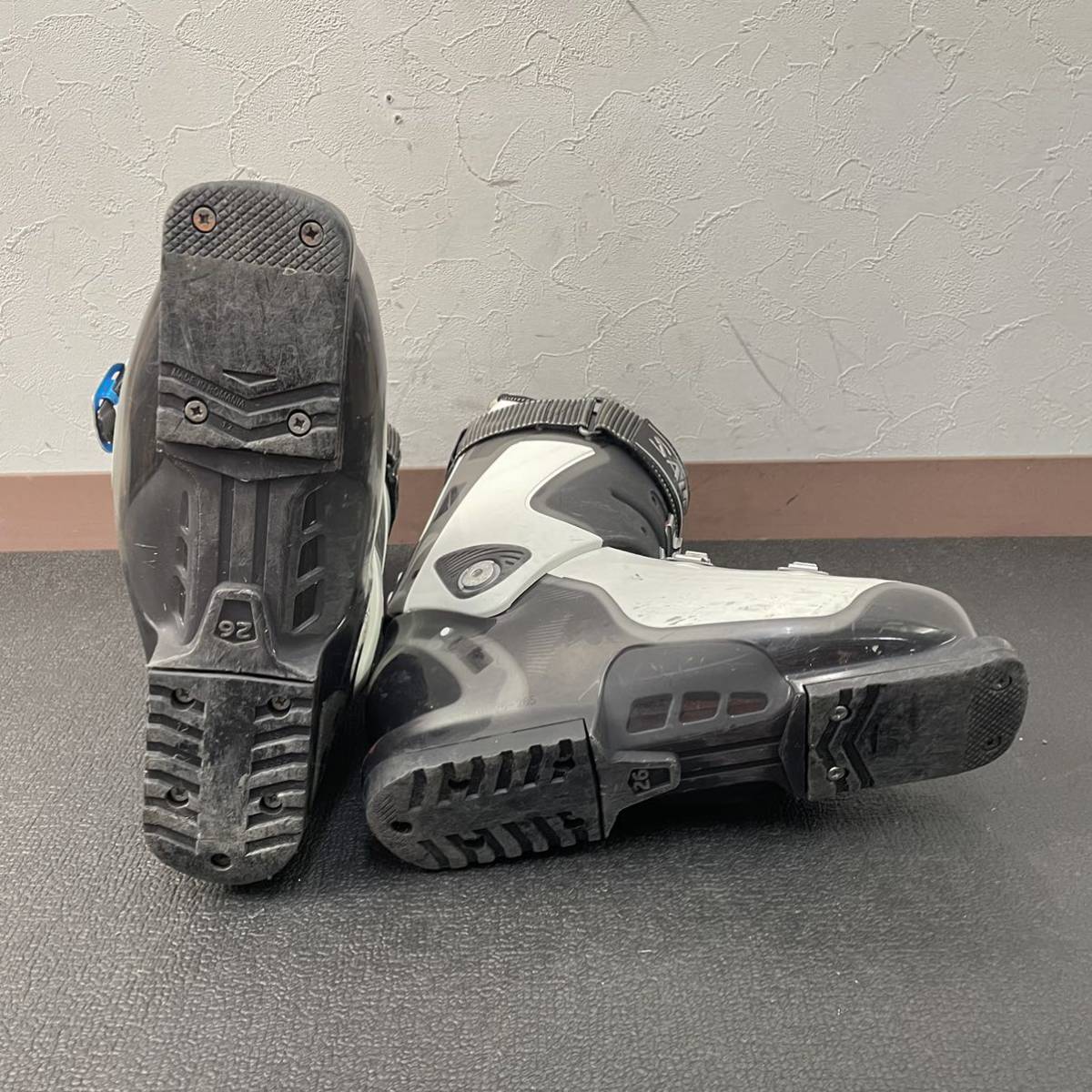 Salomon Falcon Race スキーブーツ 26cm フレックス120 Salomon Falcon Race スキーブーツ 26cm フレックス120