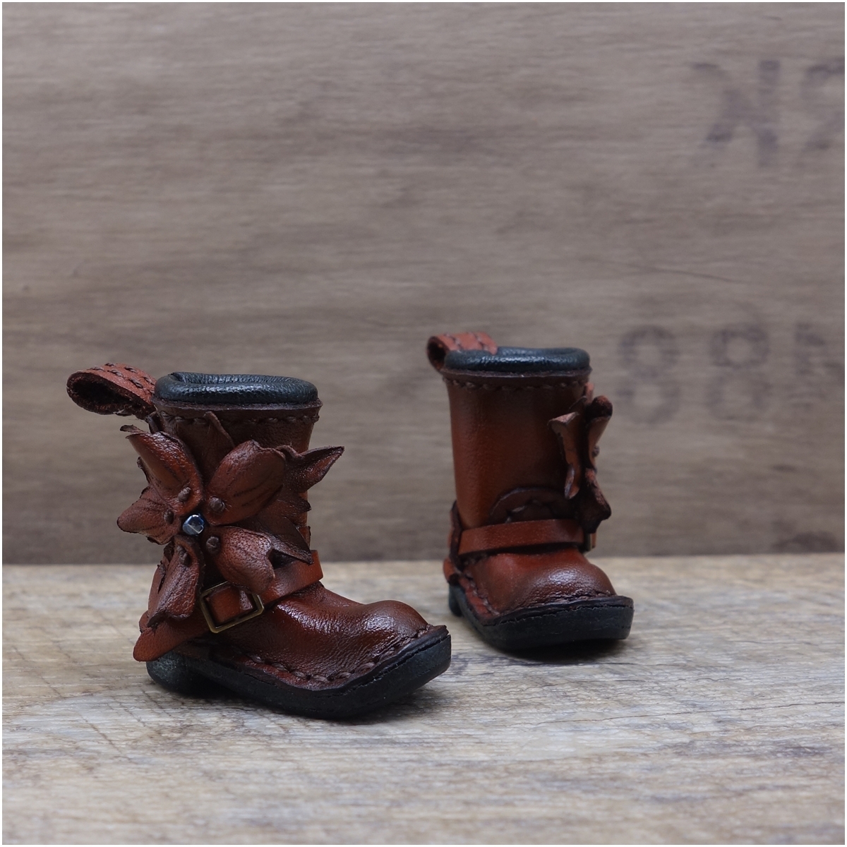 ヴィンテージ調 フラワーモチーフ エンジニアブーツ 赤茶**ハンドメイド 靴 革 花**ブライス ピュアニーモS