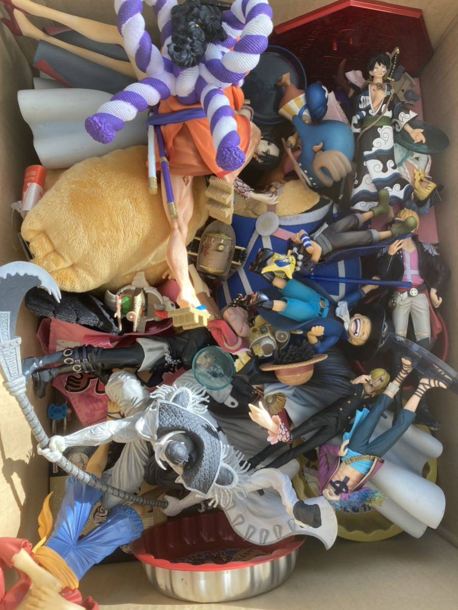 ワンピース ONE PIECE フィギュア ぬいぐるみ グッズ 大量 処分 ルフィ 白ひげ ニューゲート ハンコック キャベンディッシュ マルコ 他