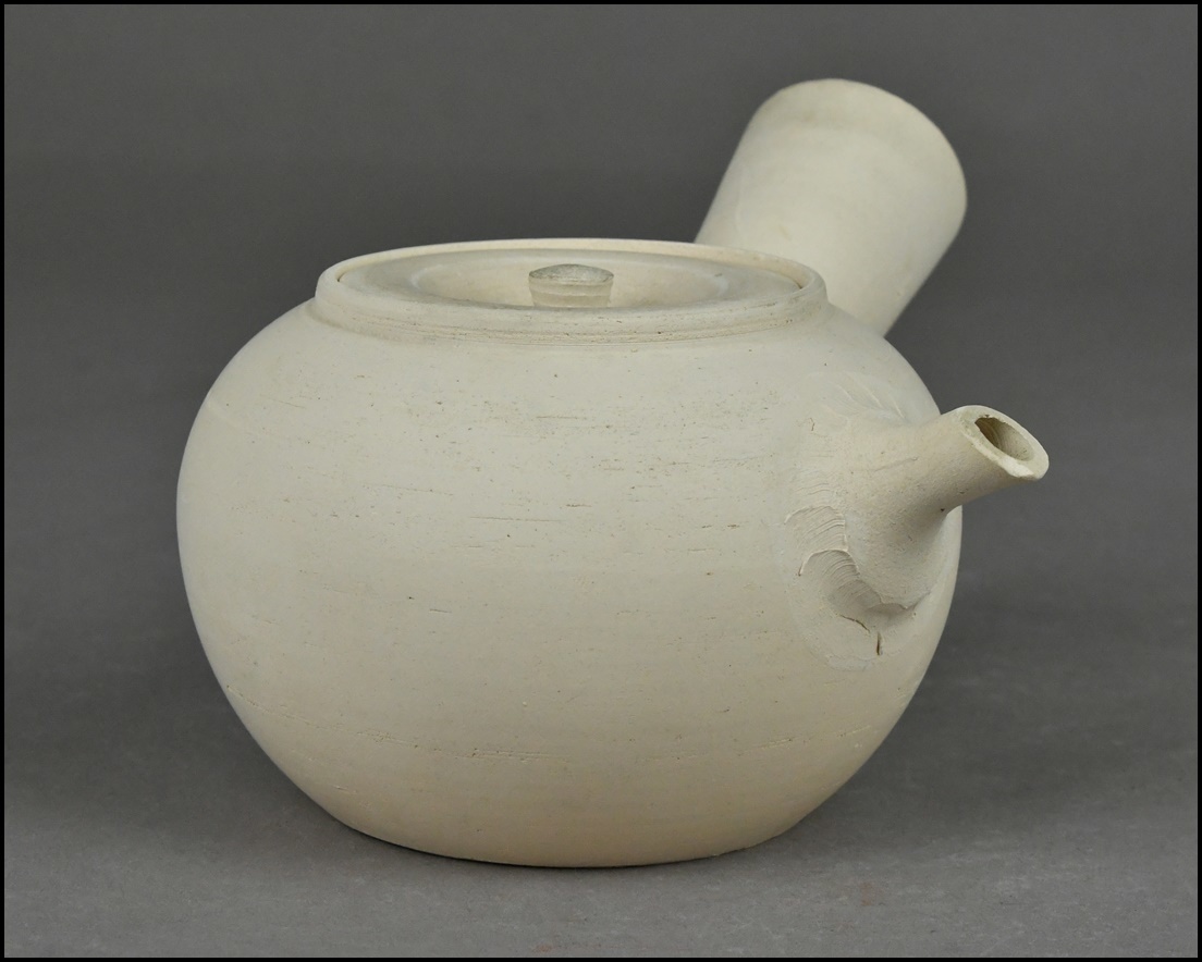 E-1 【極美品】煎茶道 白泥 涼炉 台座付き 「名揚合利」刻印 中国茶器 京焼【陶六】白泥 ボーフラ 涼炉 涼炉台 煎茶道具 三点 D-