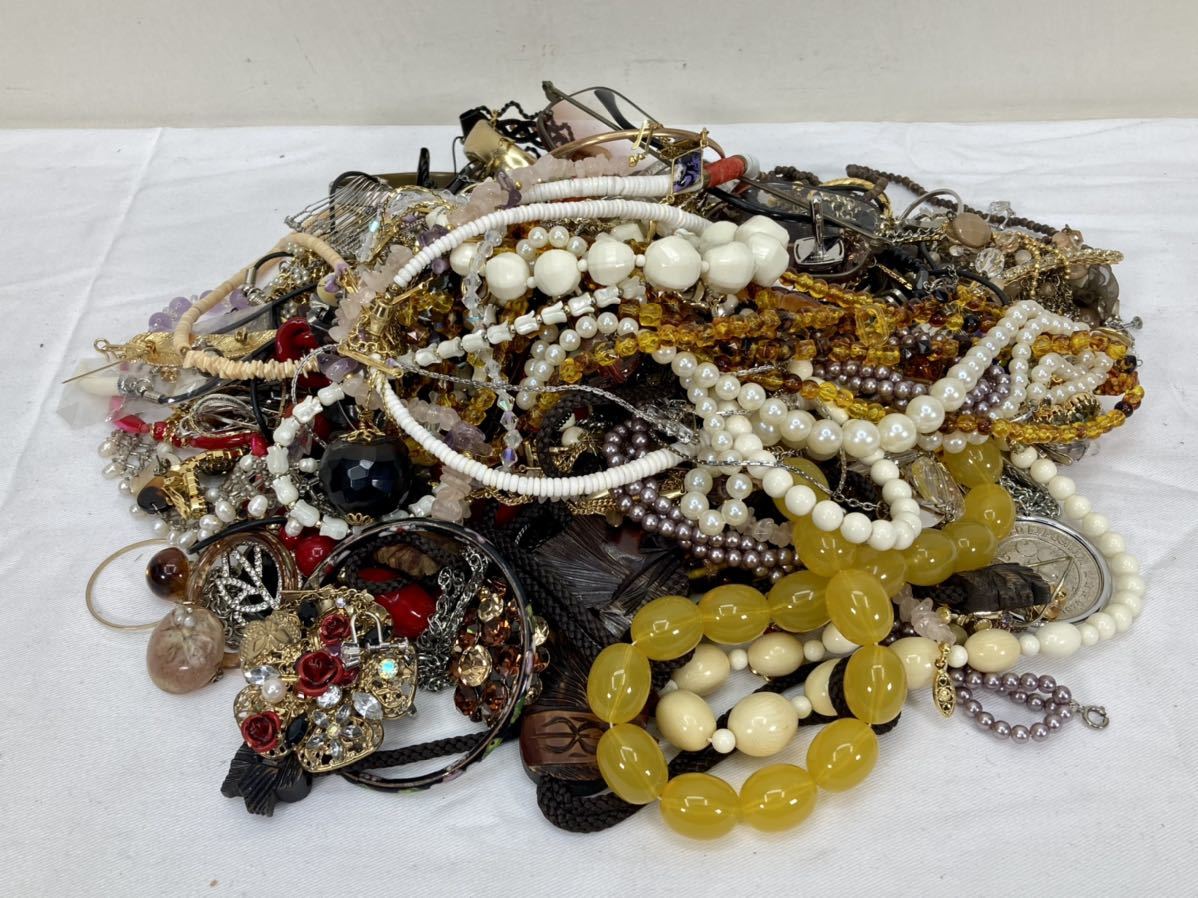 1円〜 アクセサリー まとめ 総重量約2.6kg ネックレス/ブローチ