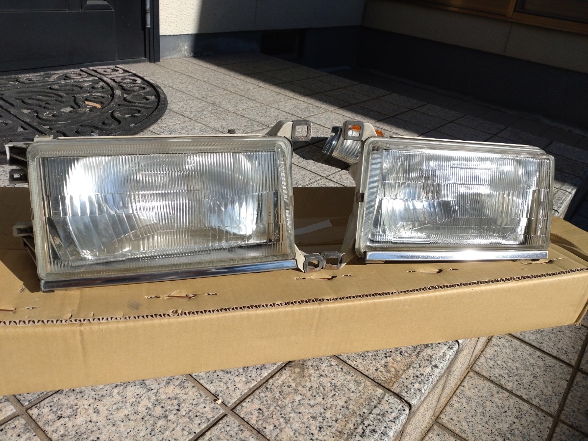 120系クラウン後期ヘッドライト　コーナーランプ　MS125 GS121 GS120 旧車　希少　HT 