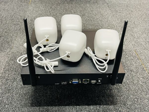 防犯カメラセット 4台カメラ 屋外 IP66防水 監視カメラ 遠隔監視 1円～防犯カメラセット 4台カメラ 屋外 IP66防水 監視カメラ 遠隔監視
