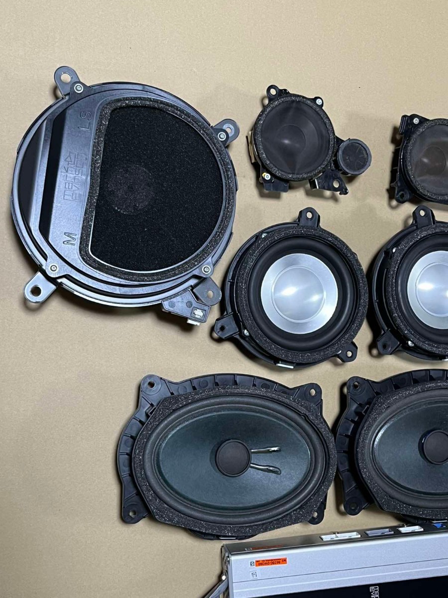 Lexus LS600hL uvf40 uvf46 マークレビンソン アンプ 86280-0w260