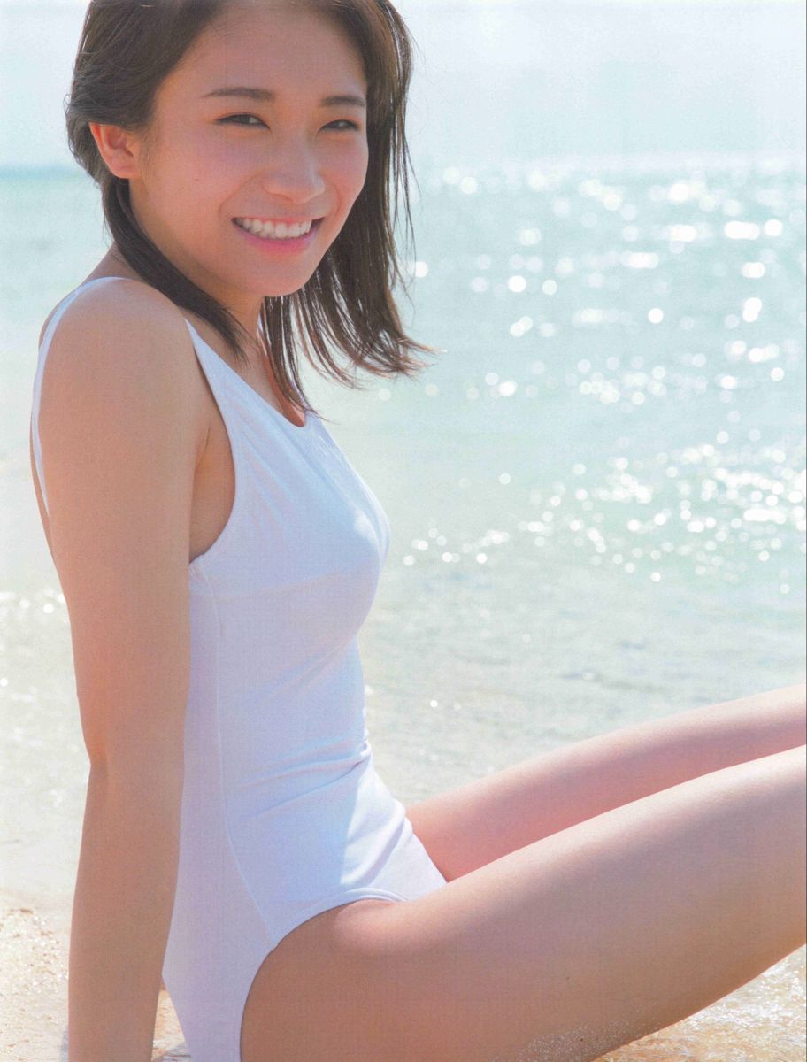 秋元真夏 2nd写真集 『 しあわせにしたい 』 ポスカ付 乃木坂46 帯付
