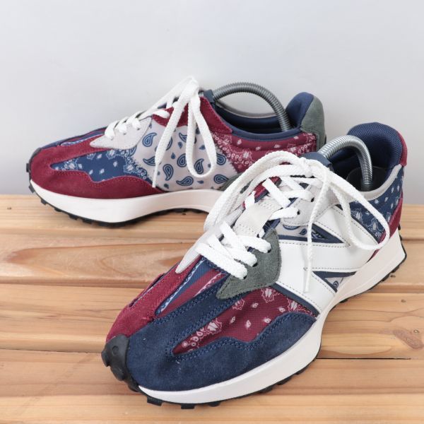 z9031【MS327DWU】ニューバランス US8.5 26.5cm/紺 ネイビー 赤 エンジ 白 ホワイト系 ペイズリー newbalance メンズ スニーカー 中古