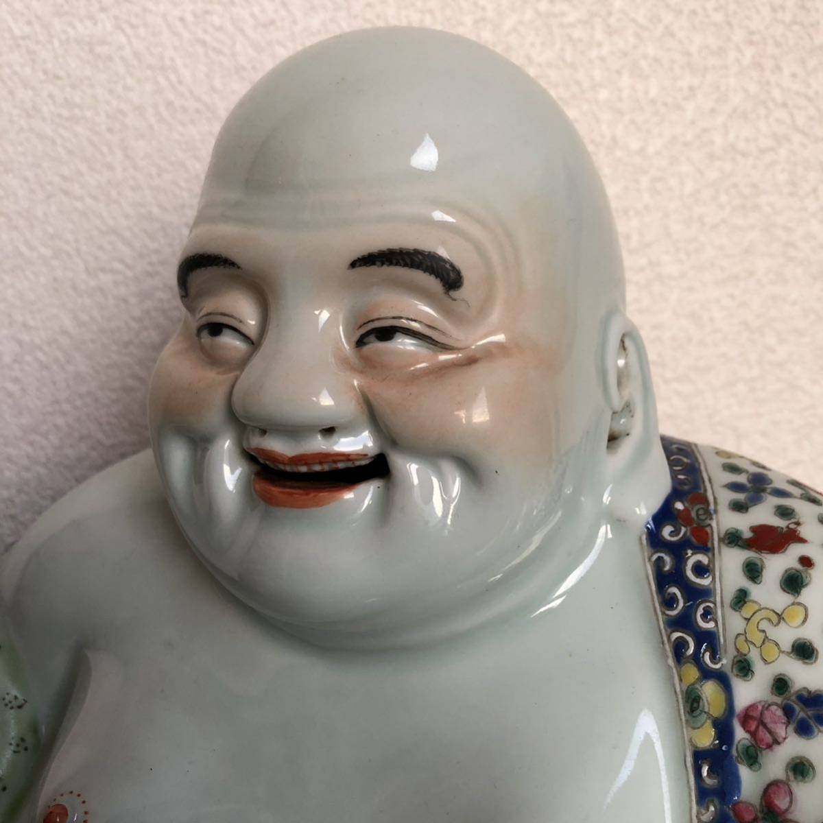 1円 スタート 希少 陶器製 布袋像 魏洪泰造 色絵 草花図 中国 古玩
