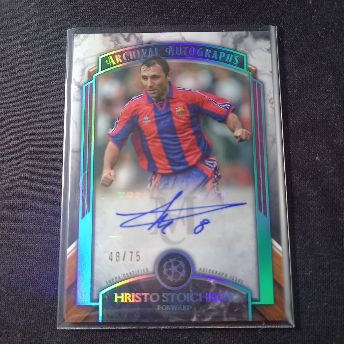 Carte Panini Select La Liga 2022-23 - Hristo Stoichkov /20 (Barcelone) - Non Gradée, état Near Mint