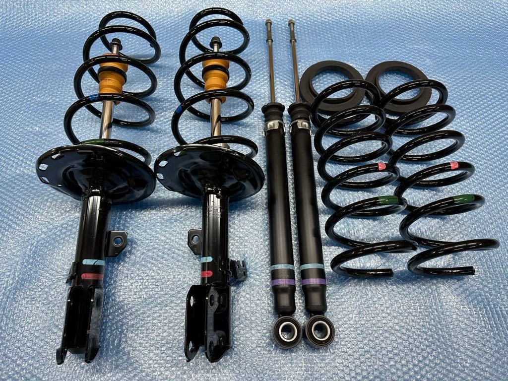 ヴォクシー ノアZRR70 純正サスペンション 新車外し☆トヨタ ZRR75W ZRR75G 70系 ノア ヴォクシー 4WD 純正
