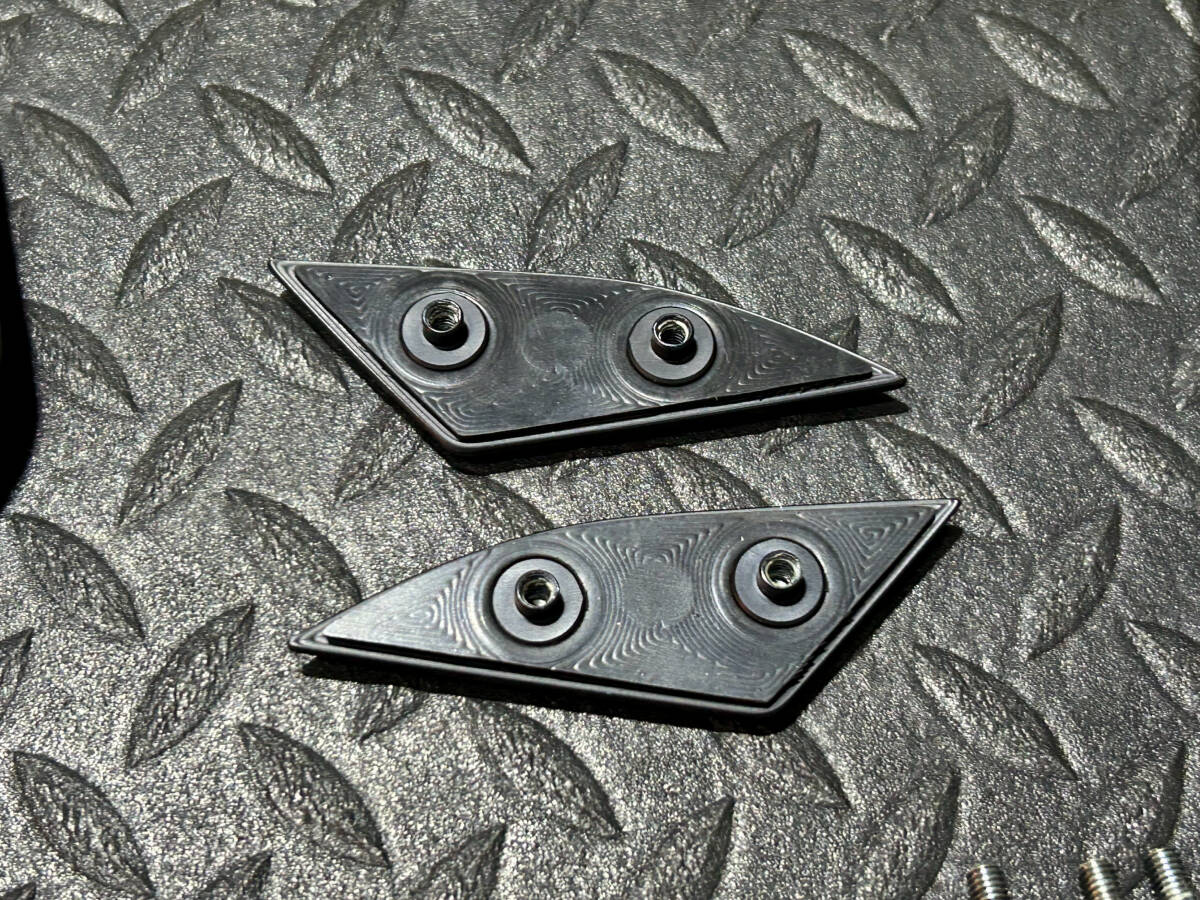 DUCATI（ドゥカティ）パニガーレV4・V4S　 ナンバープレートホルダー取り外しカバー（純正）　ミラーホールカバー　セット_5