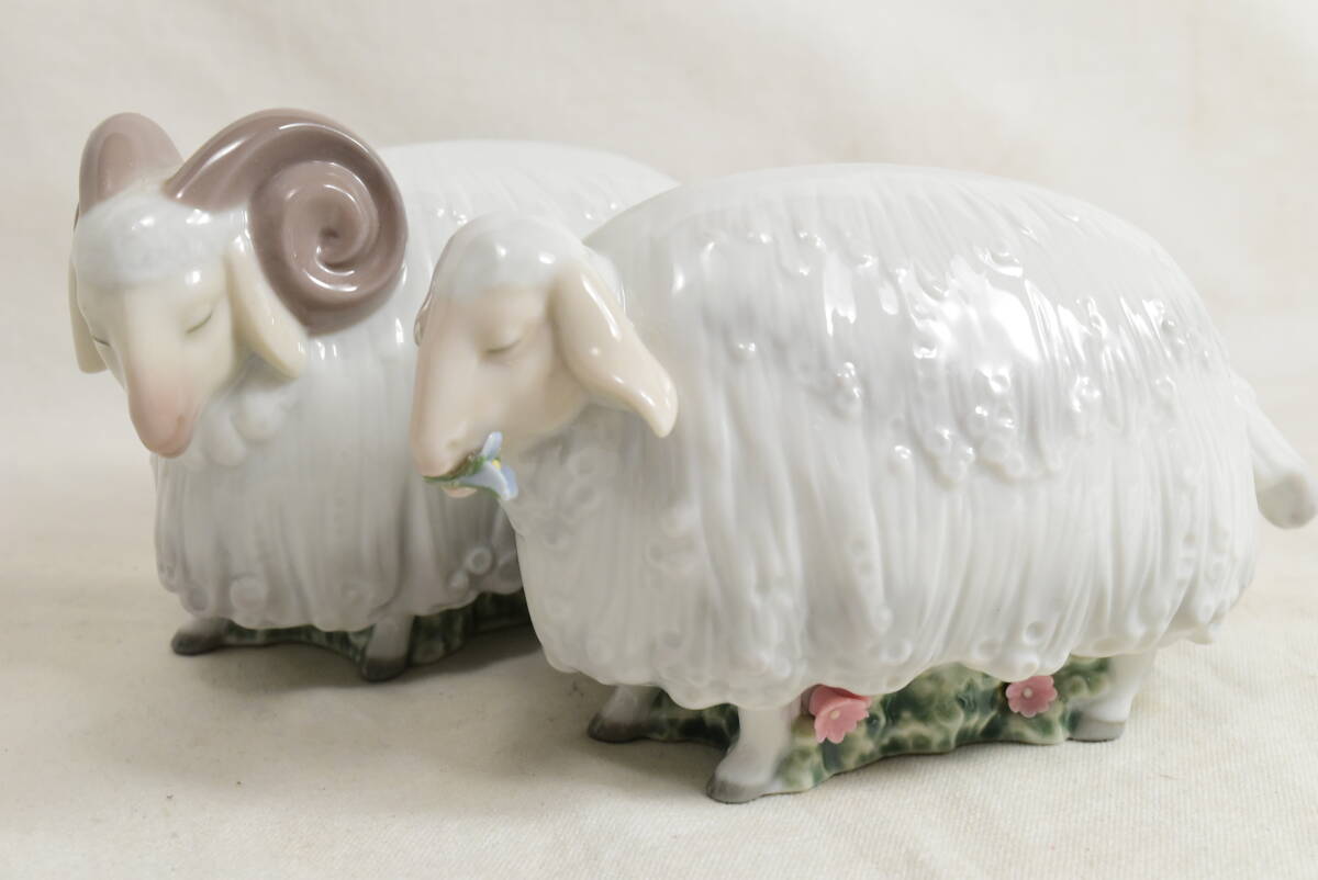 美品 LLADRO リヤドロ 磁器人形 羊 牝羊・牡羊 置物 ペアセット .N