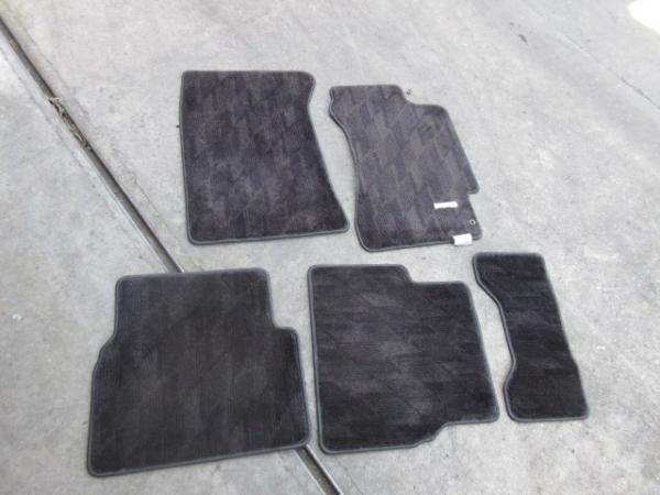 1530197 GD2 インプレッサ　　フロアマット一台　