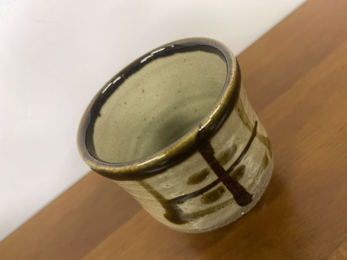 美品】 益子焼 人間国宝 濱田庄司作 地釉鉄絵十字掛紋湯呑 茶器 湯呑み