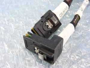 1PYN // 約72cm Mini SASケーブル 内部用 SFF-8087 / G19256-002 // McAfee Web Gateway